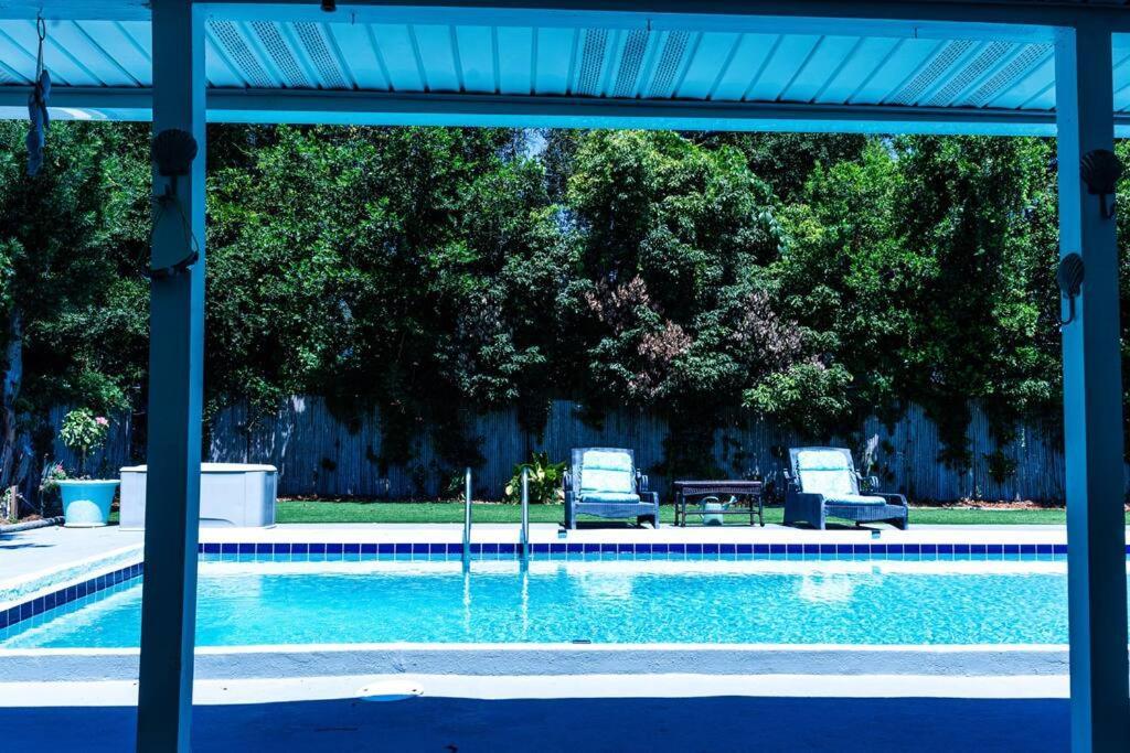 Happy Ours Pool Escape Villa