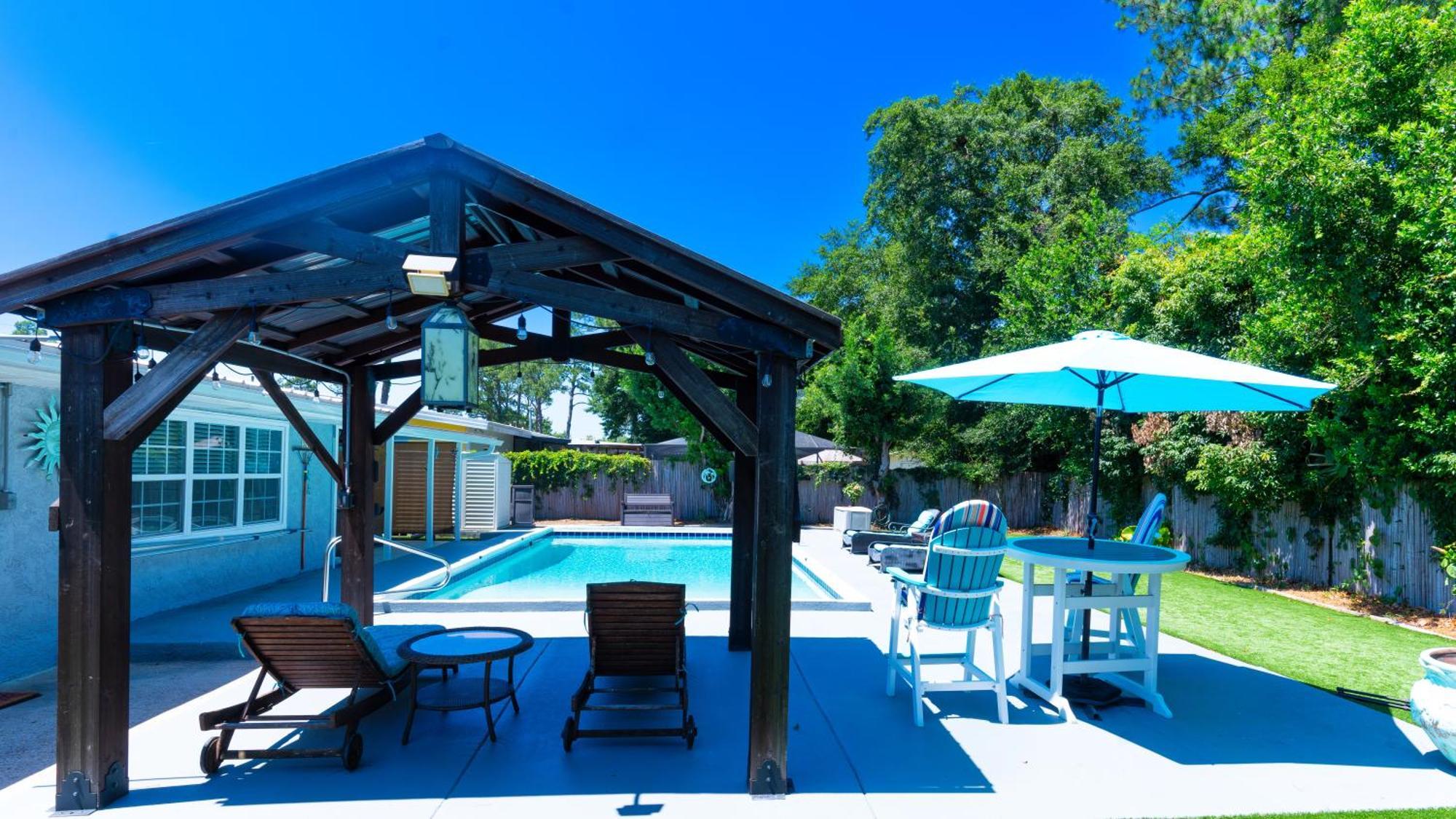 Happy Ours Pool Escape Villa *