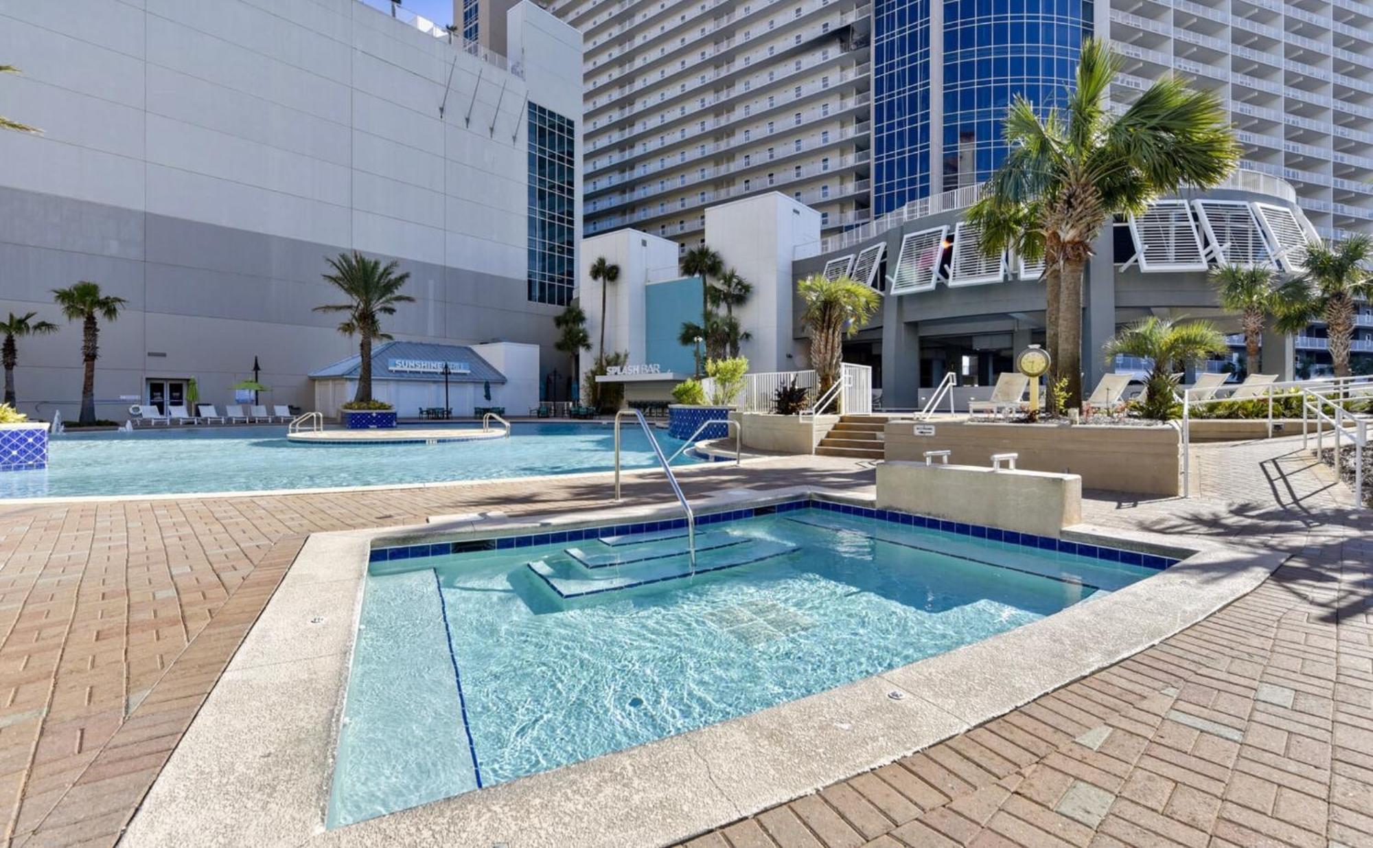 & Ocean Views! Steps To & Dining, Sleeps 9! Dolce Getaways Pcb Apartment *