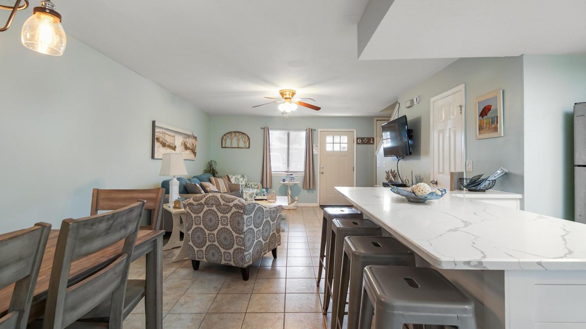 Holiday home Access Close To Walmart, Bowling,skating And Game *