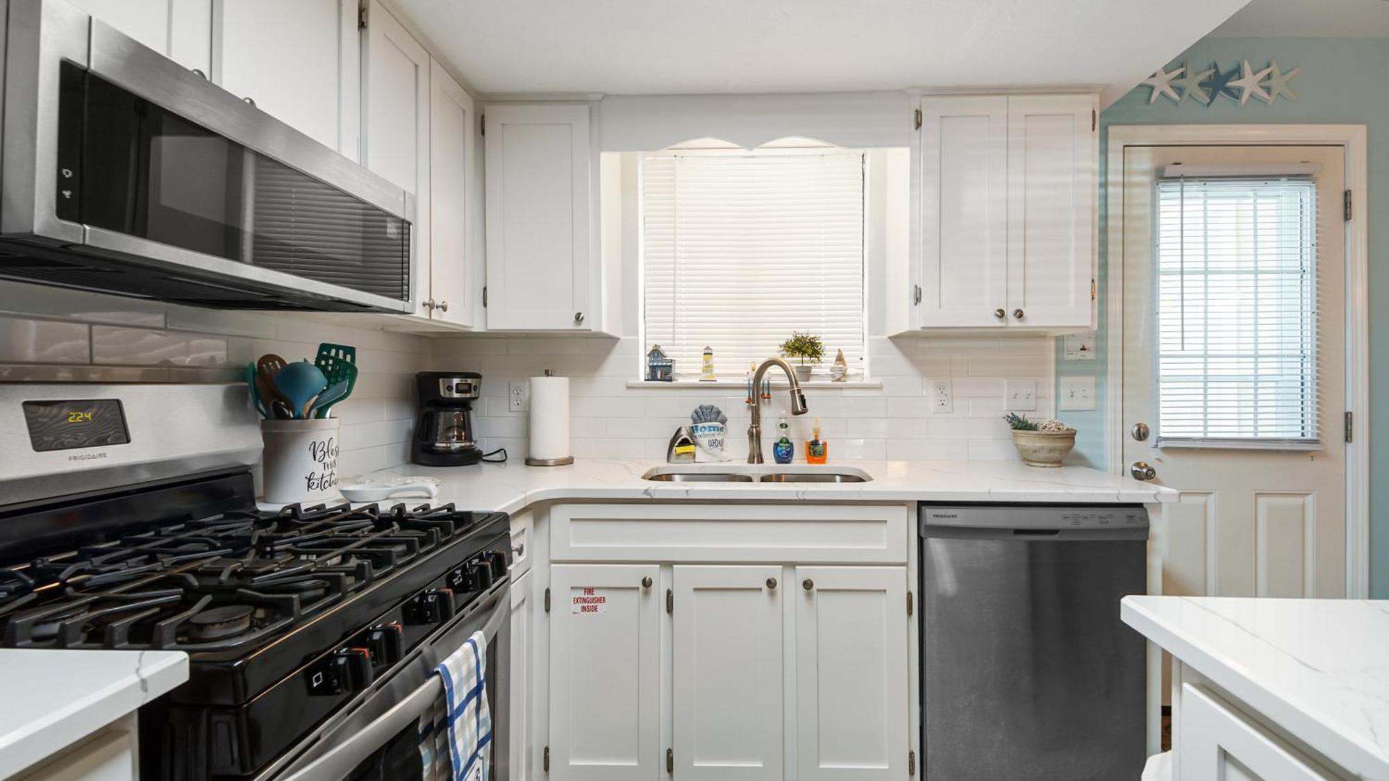 Holiday home Access Close To Walmart, Bowling,skating And Game
