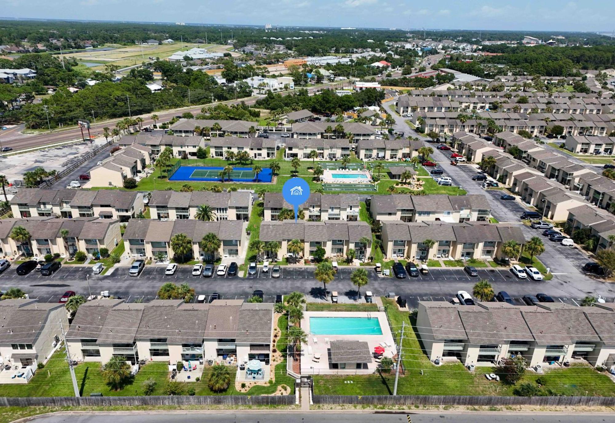 Holiday home Access Close To Walmart, Bowling,skating And Game