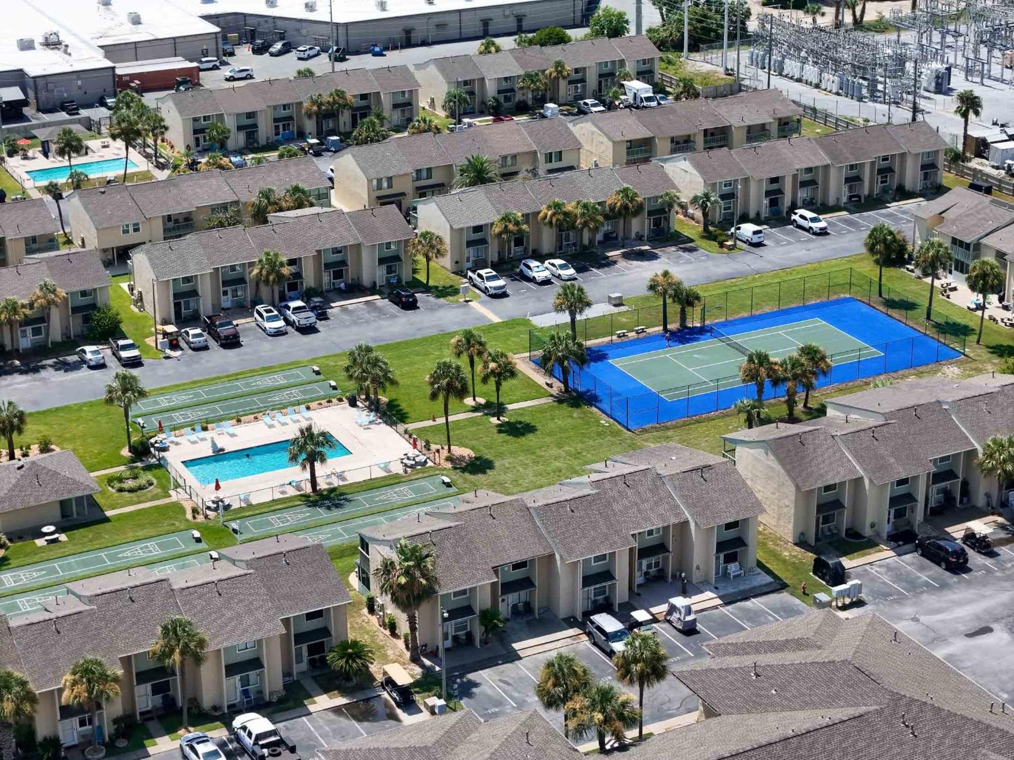 Access Close To Walmart, Bowling,skating And Game Holiday home *
