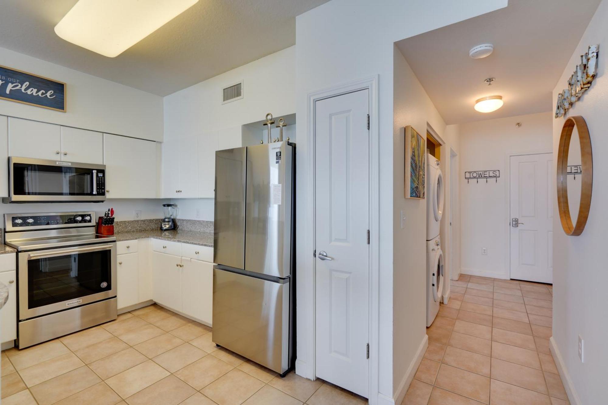 Apartment Beachfront Pcb With Ocean View, Pool Access! *