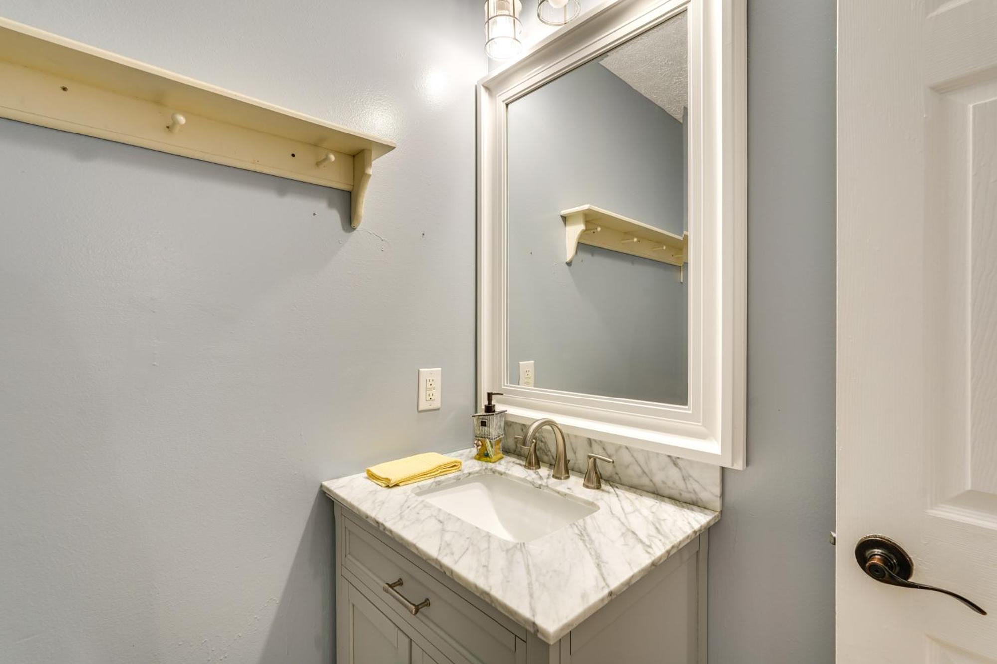 Holiday home Pet-friendly Pcb Duplex - Walk To Beach!