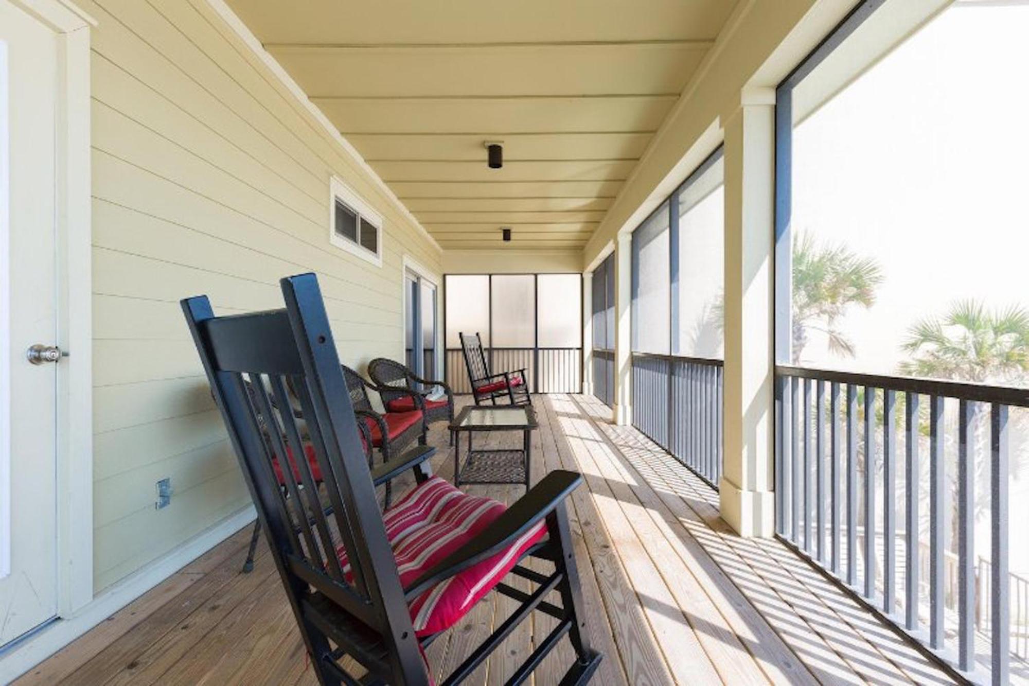 Holiday home The Pelicans Nest - Beachfront 4 Bdrm 4 And Half Bath With Pool And Hot Tub!