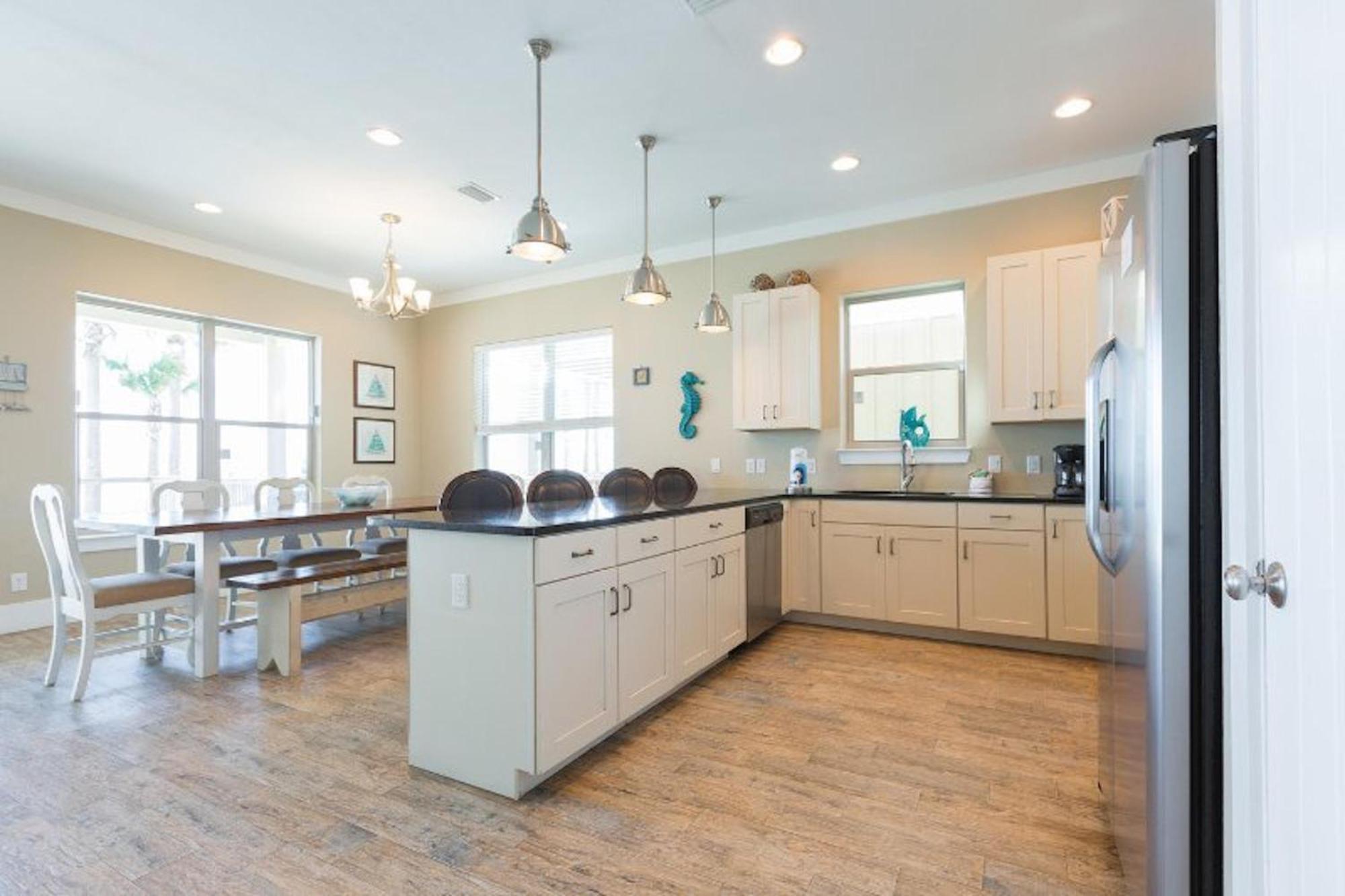 The Pelicans Nest - Beachfront 4 Bdrm 4 And Half Bath With Pool And Hot Tub! Holiday home Panama City Beach