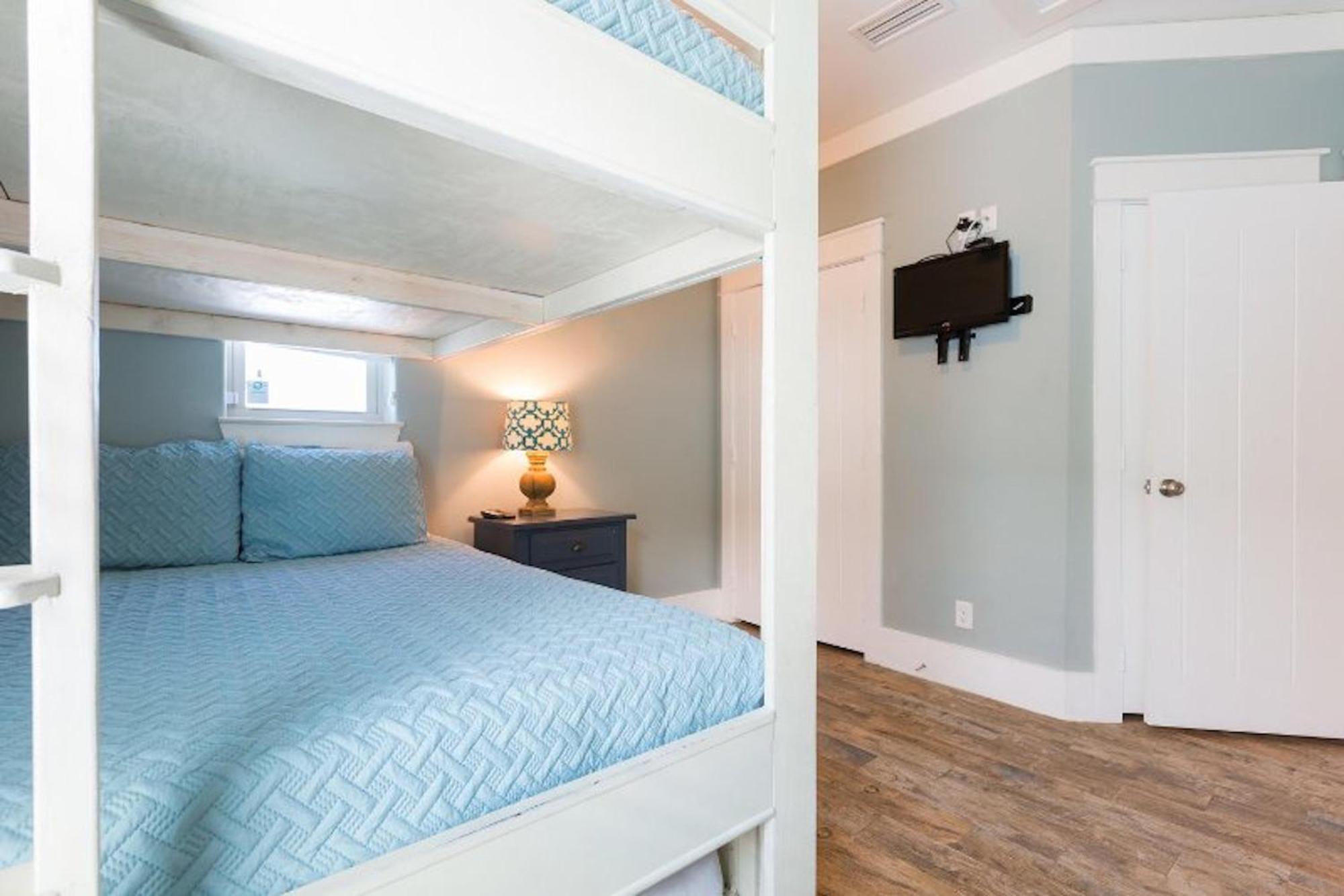 Holiday home The Pelicans Nest - Beachfront 4 Bdrm 4 And Half Bath With Pool And Hot Tub! Panama City Beach