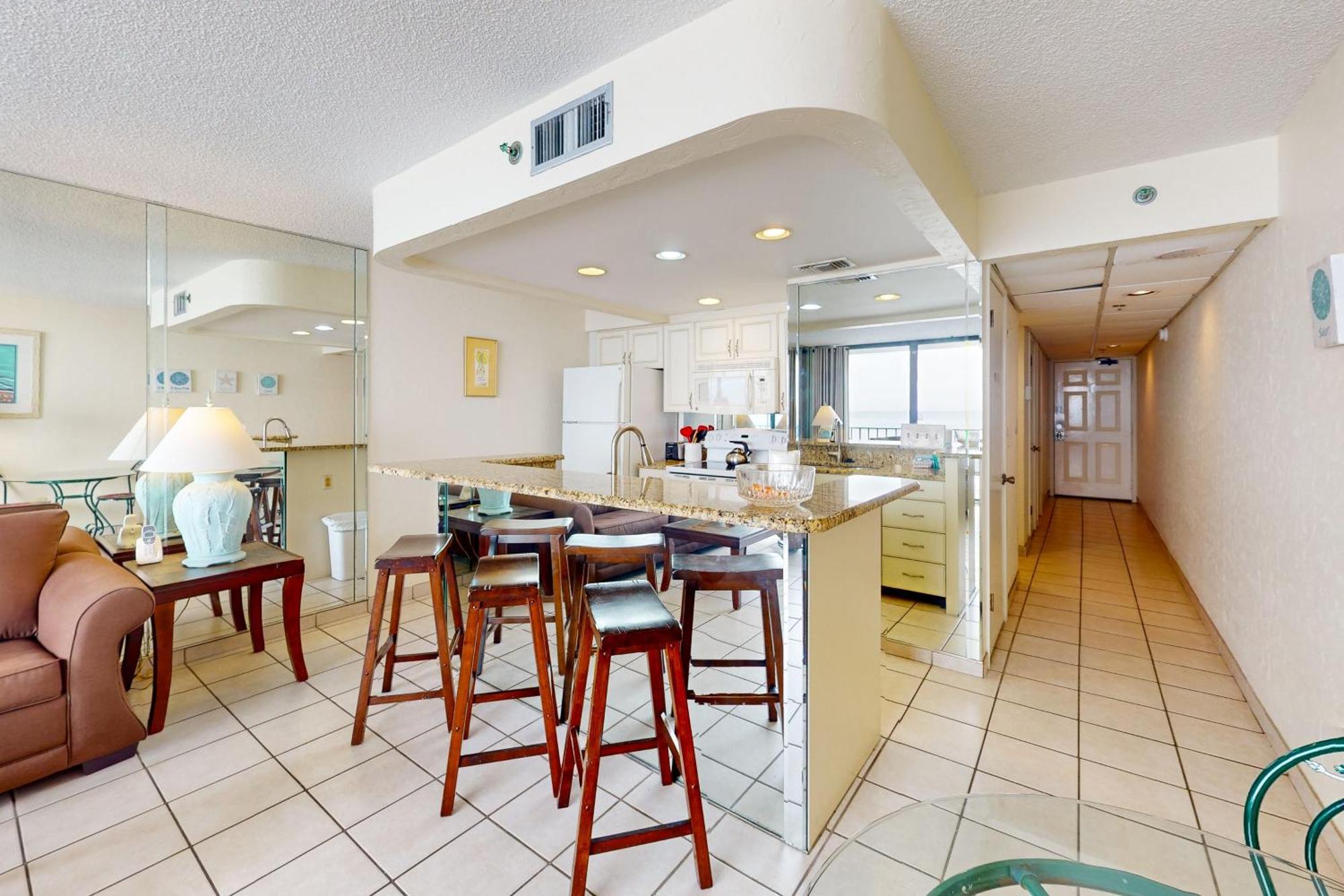 Apartment Edgewater Tower 3-407