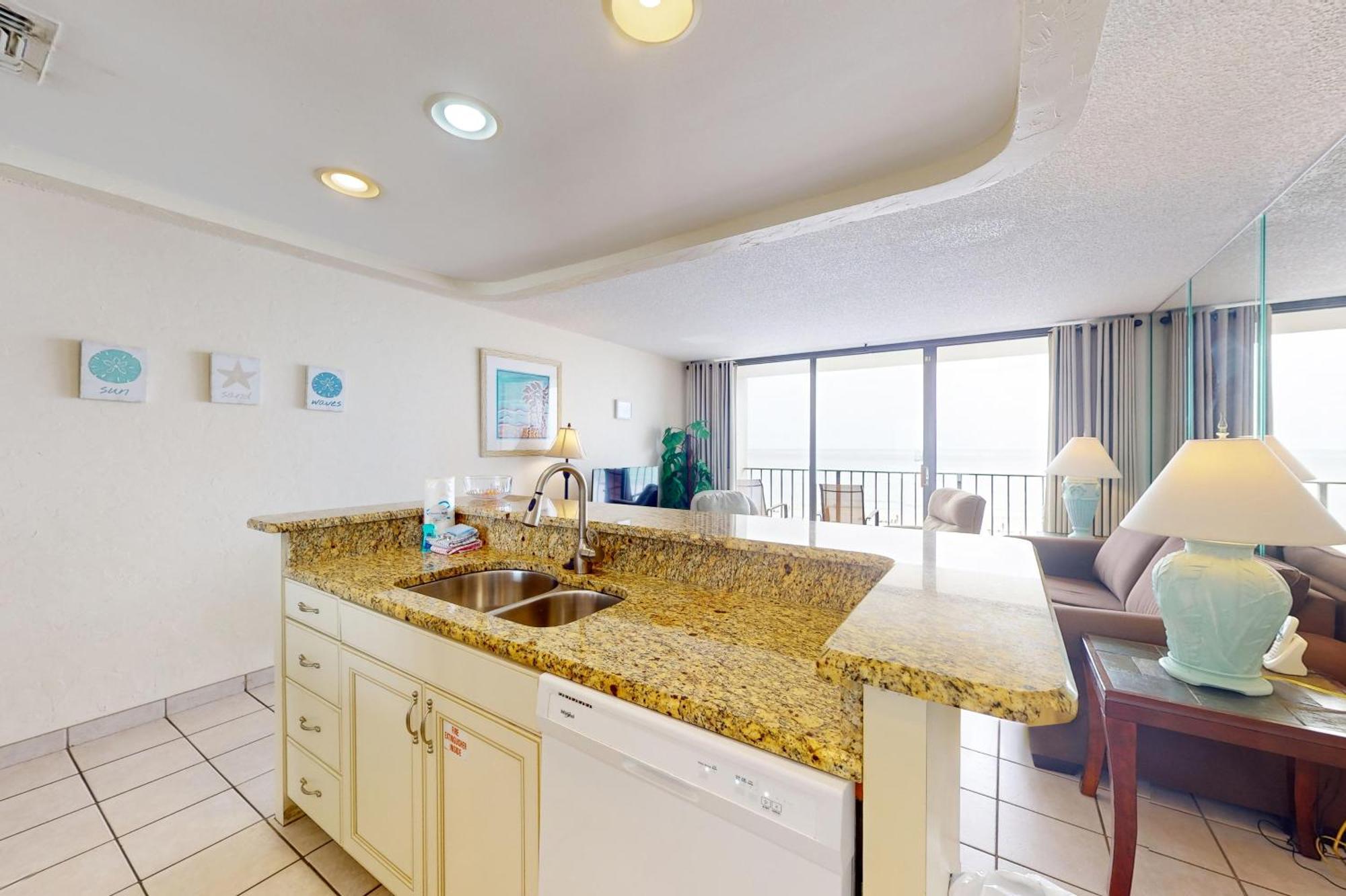 Apartment Edgewater Tower 3-407 *