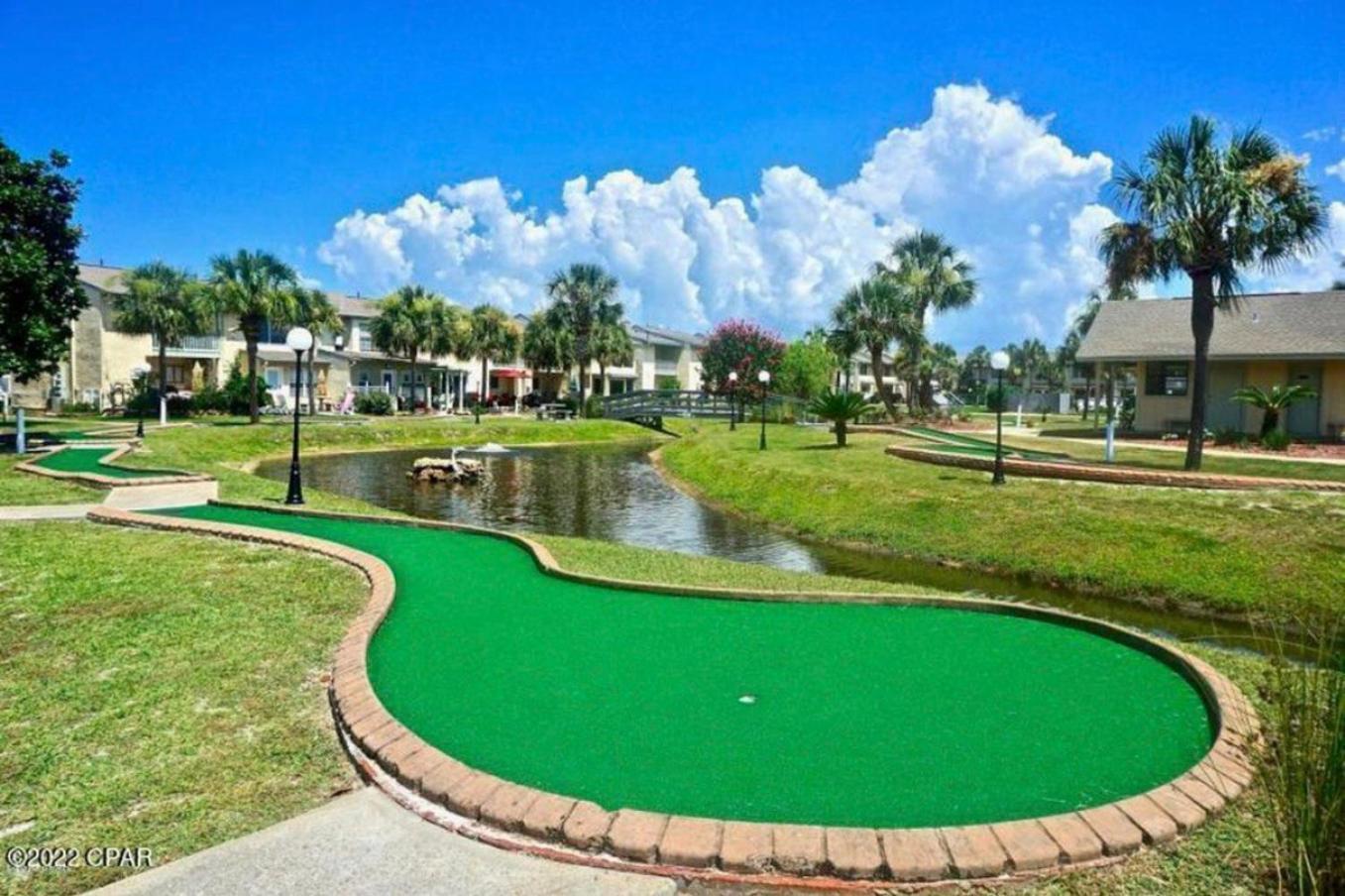 Holiday home Stylish 4br Canal View 11 Pools House