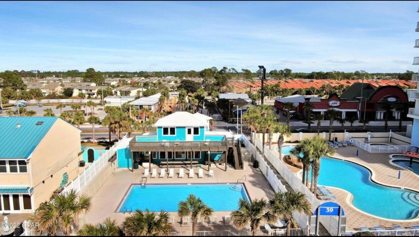Holiday home Stylish 4br Canal View 11 Pools House *