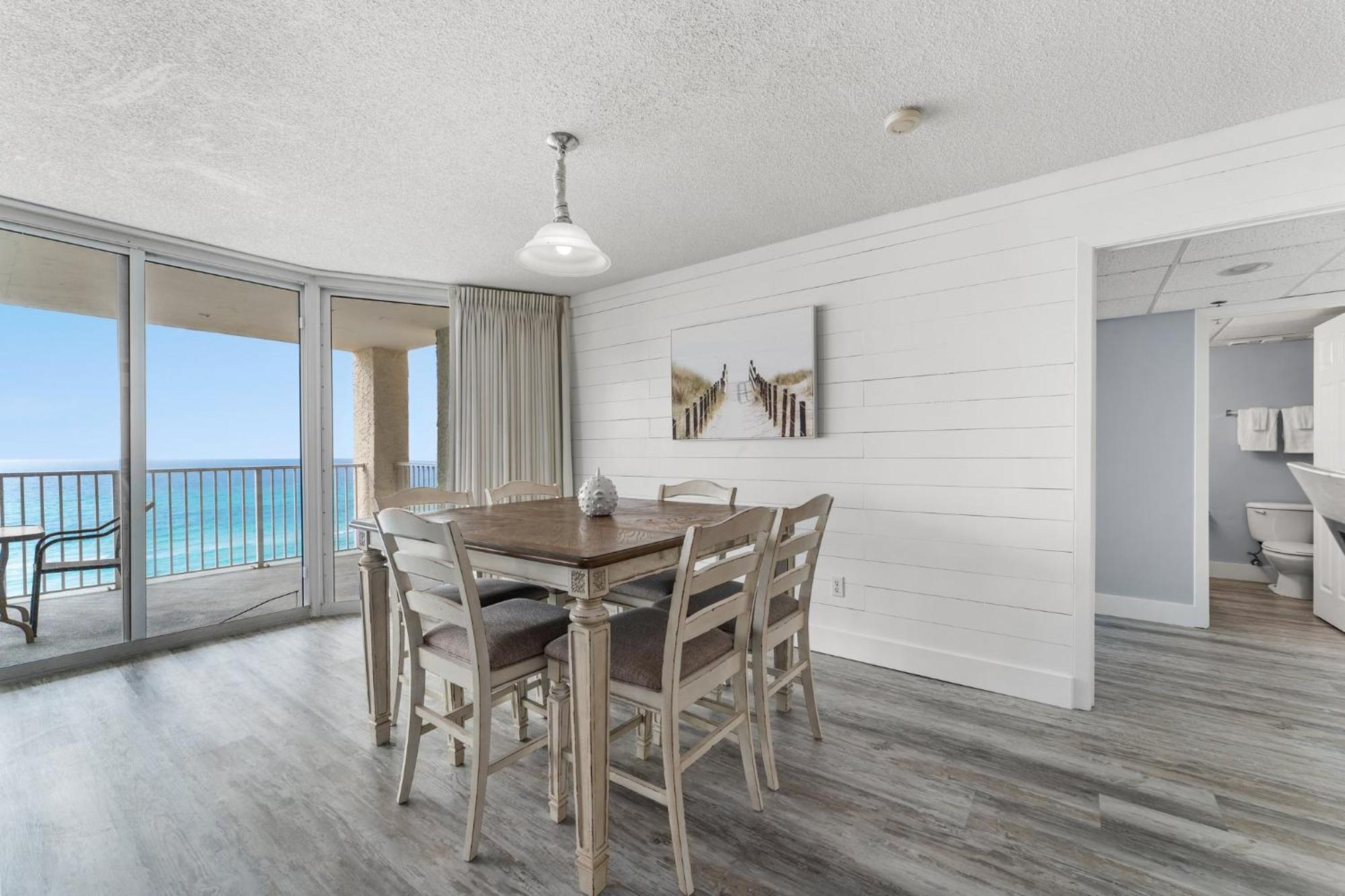 Long 607-4 Free Chairs With Your Holiday home *