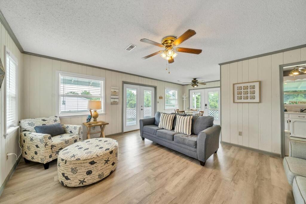 Nearby L Friends & Family L Pet-friendly