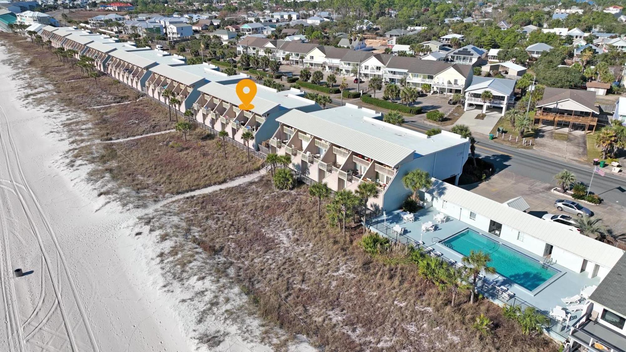 Seashore - Beautiful West End Townhome Apartment