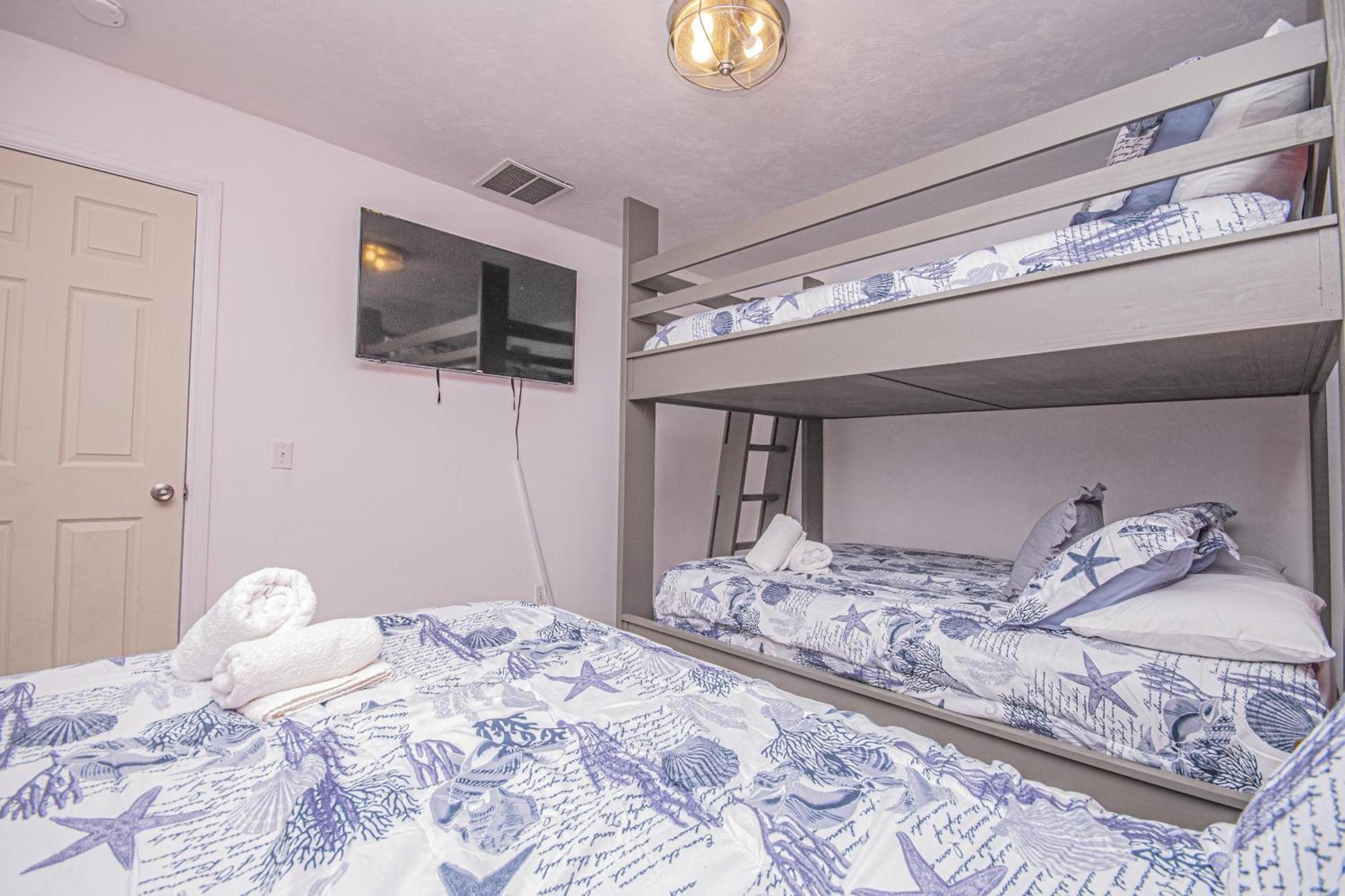 Holiday home Dolphins Point - West End - Sleeps 12!