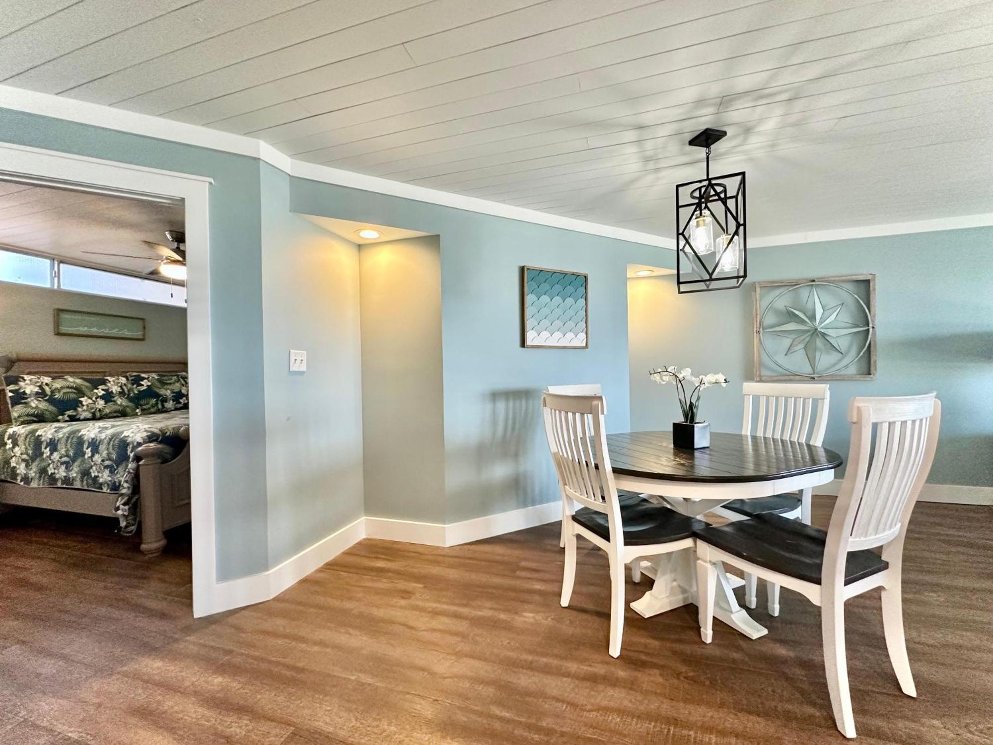 Gulfgate 102 *