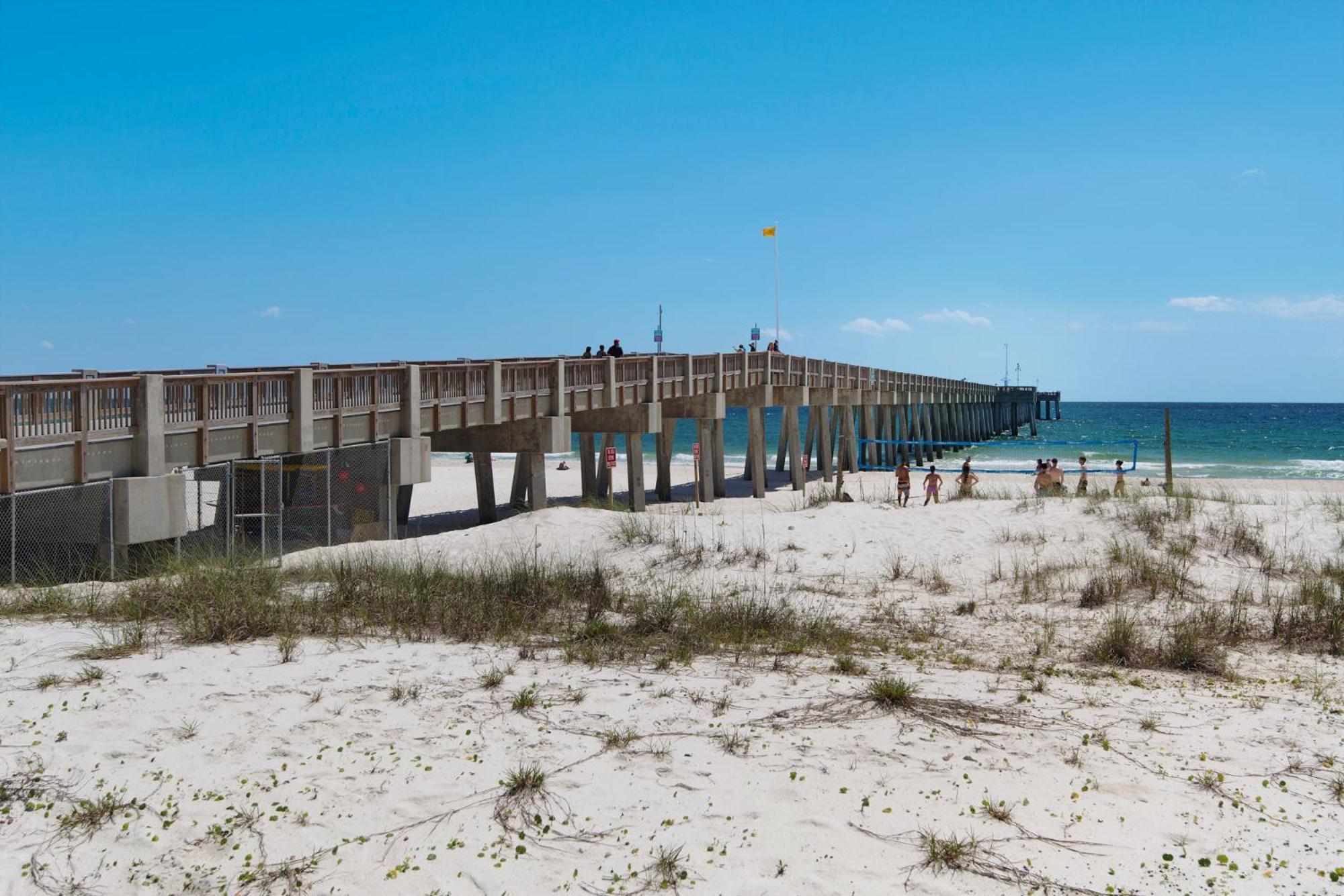 Gulf Front Master Bedroom! 2 Pools & Hot Tubs! Sleeps 8! * Panama City Beach