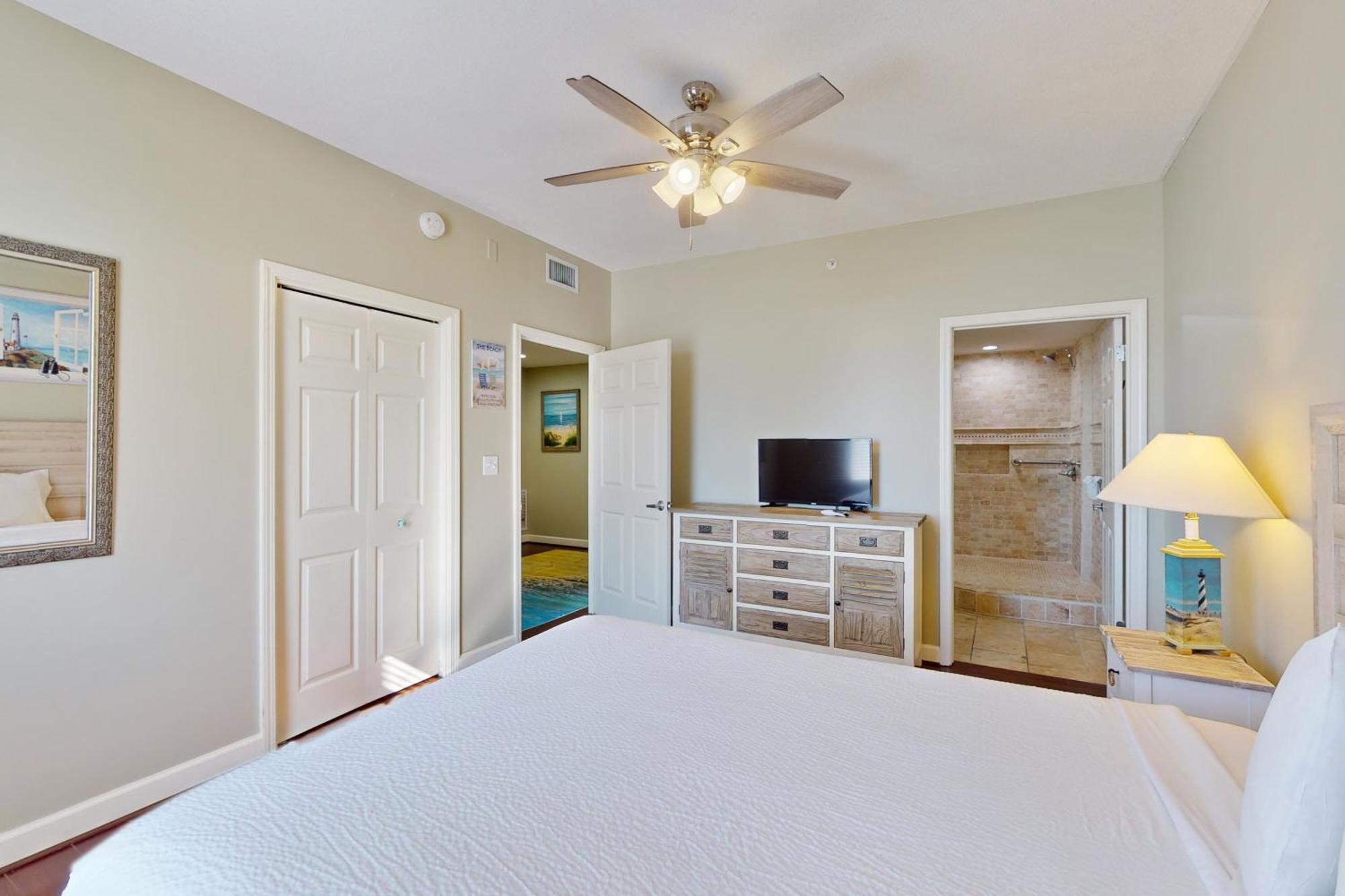 Sterling Reef 501 Apartment