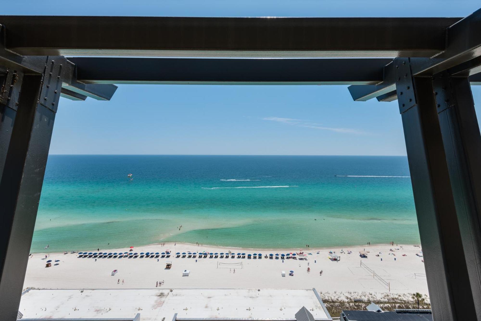 Warm And Inviting 1 Bd 1 Ba With Breathtaking Gulf Views *