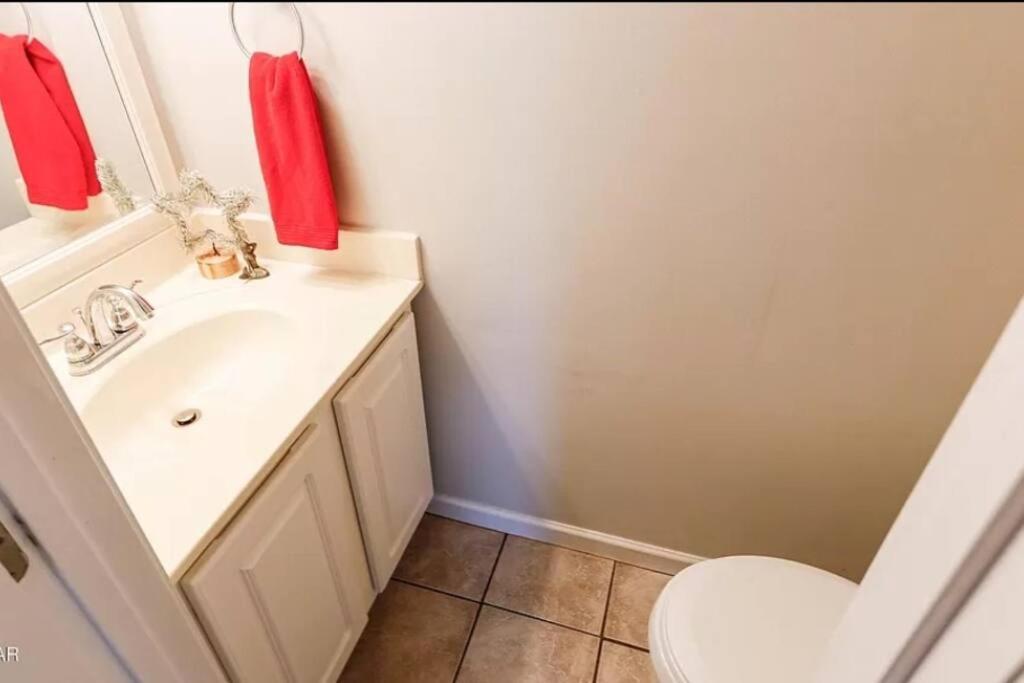 3 Bdrm Condo- 4 Pools, Hot Tub & Walk To * Panama City Beach