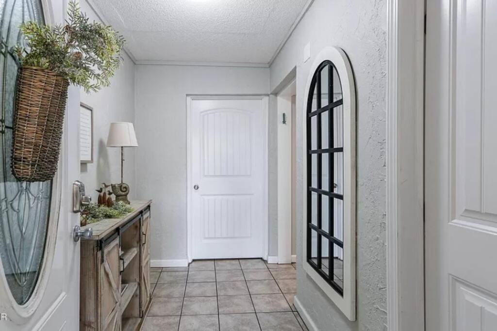 Apartment 3 Bdrm Condo- 4 Pools, Hot Tub & Walk To *