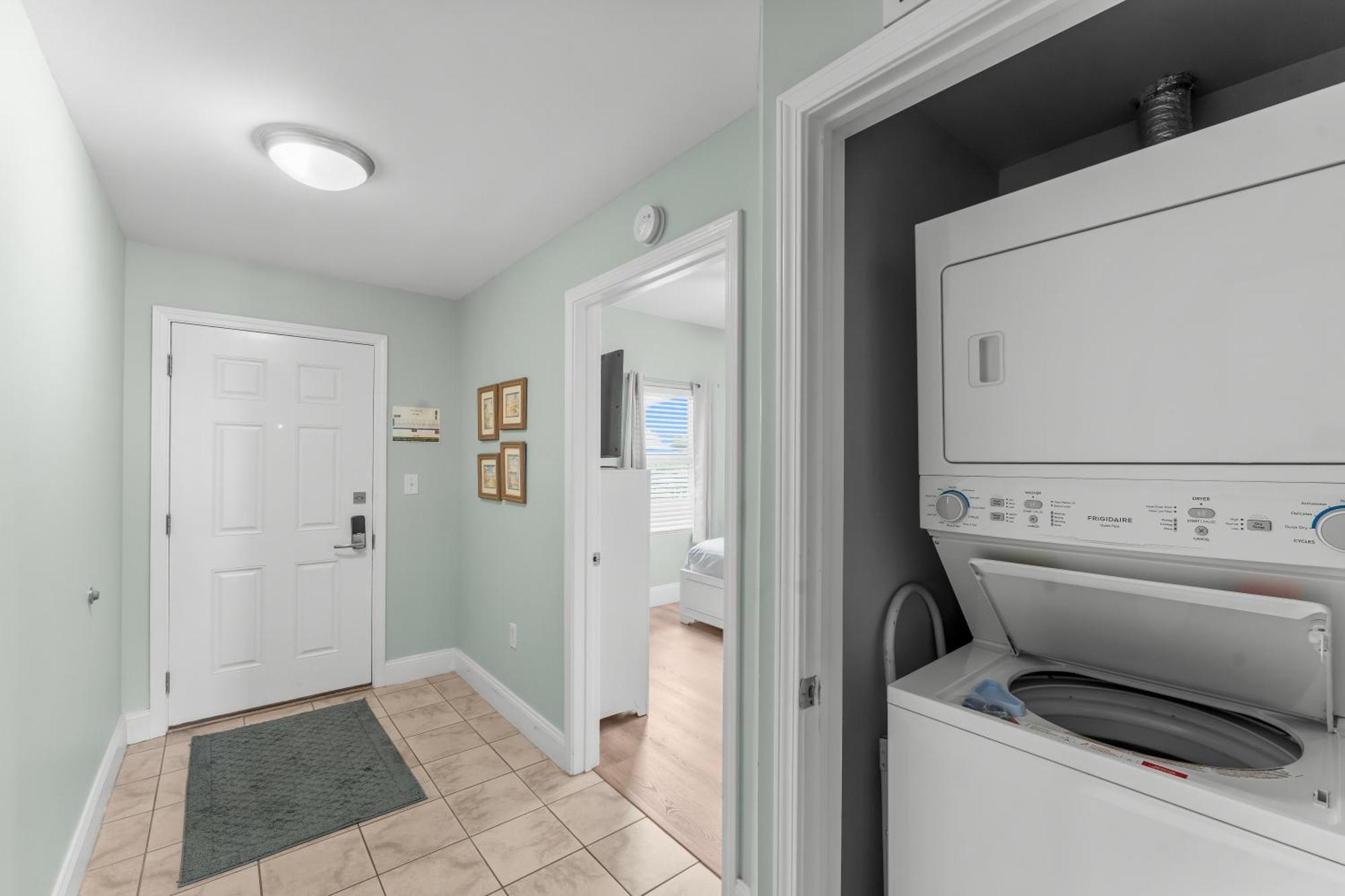 Living Right At Laketown Wharf #1016 By Nautical *