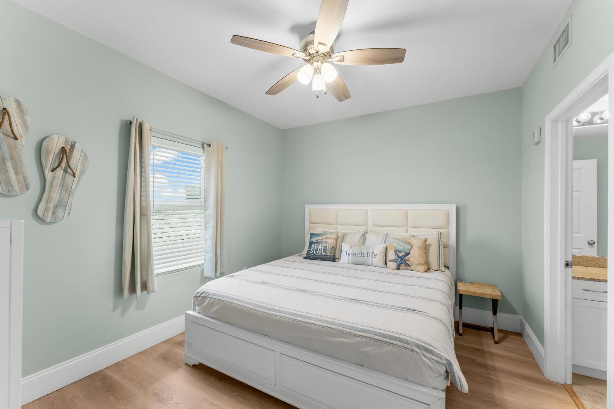 Living Right At Laketown Wharf #1016 By Nautical *