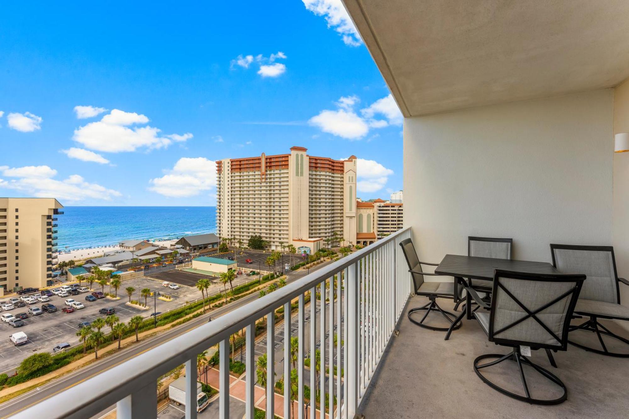 Living Right At Laketown Wharf #1016 By Nautical Holiday home