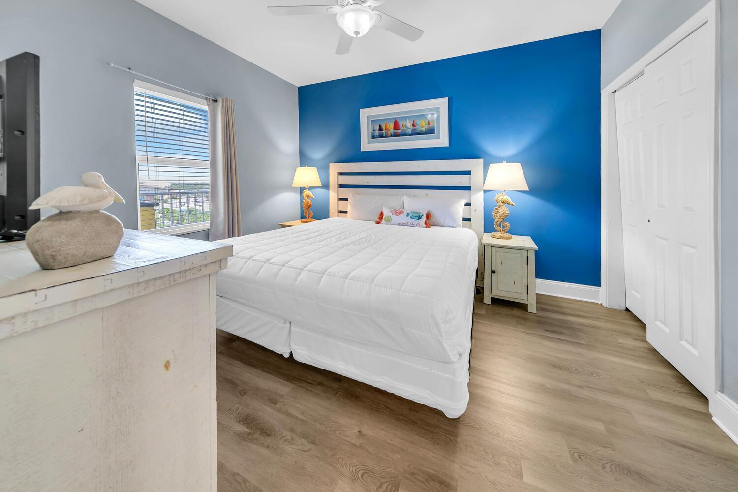 Laketown Wharf 927