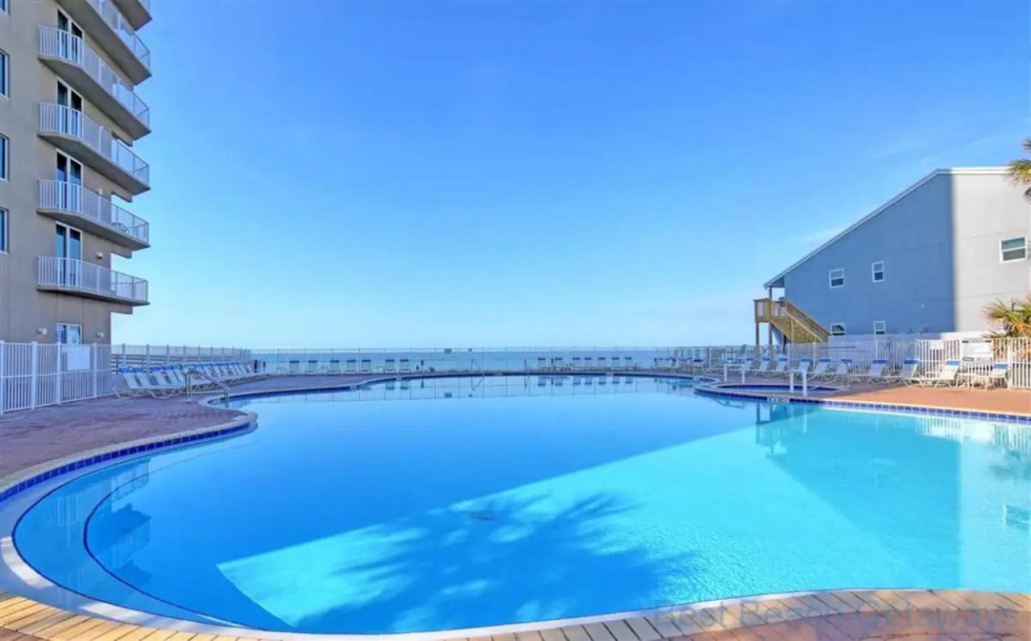 Stunning Beachfront Condo, Walk To Pier Park,pools * Panama City Beach