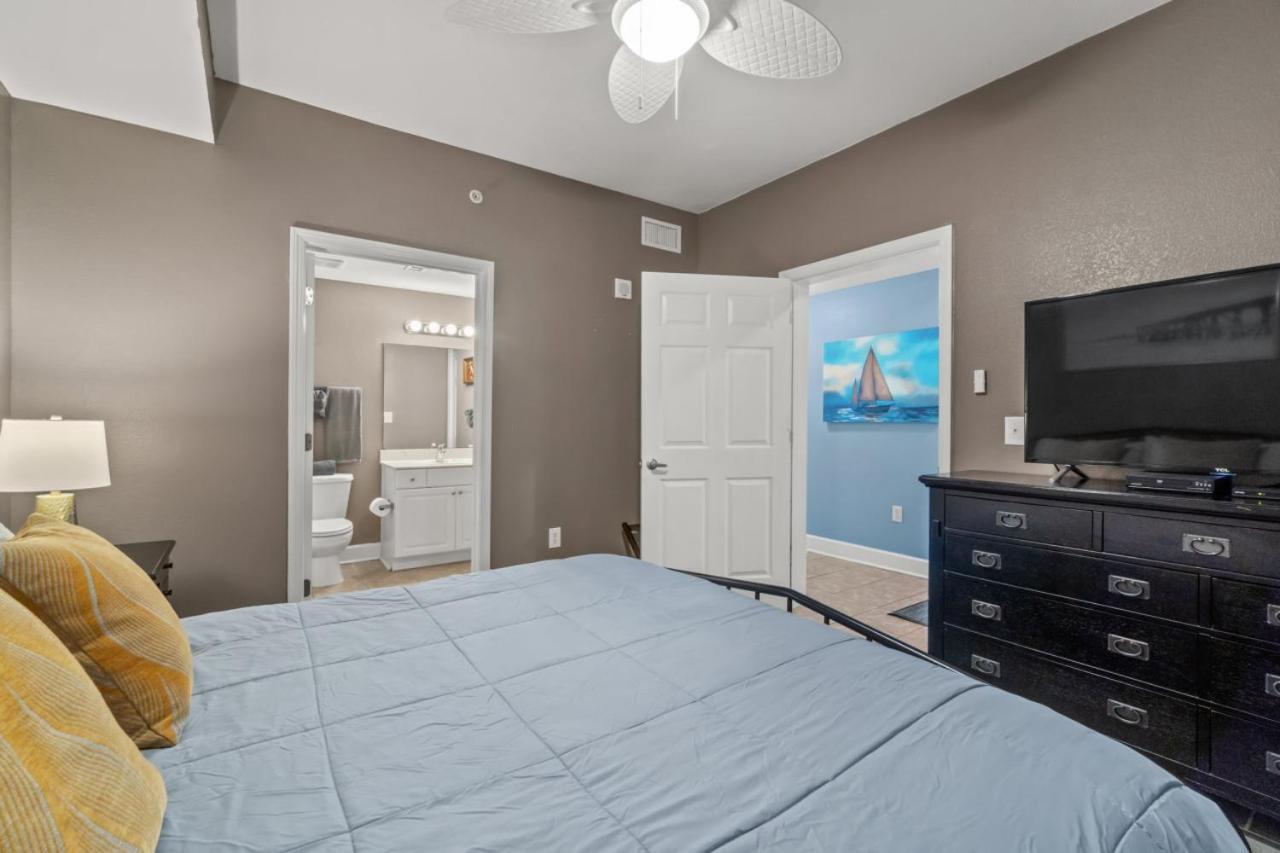 Stunning Beachfront Condo, Walk To Pier Park,pools Holiday home *
