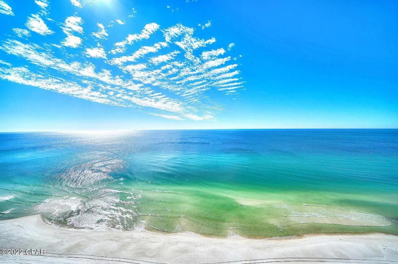 Holiday home Stunning Beachfront Condo, Walk To Pier Park,pools