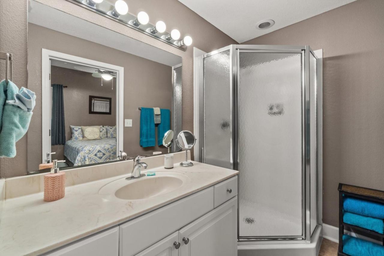 Stunning Beachfront Condo, Walk To Pier Park,pools Panama City Beach