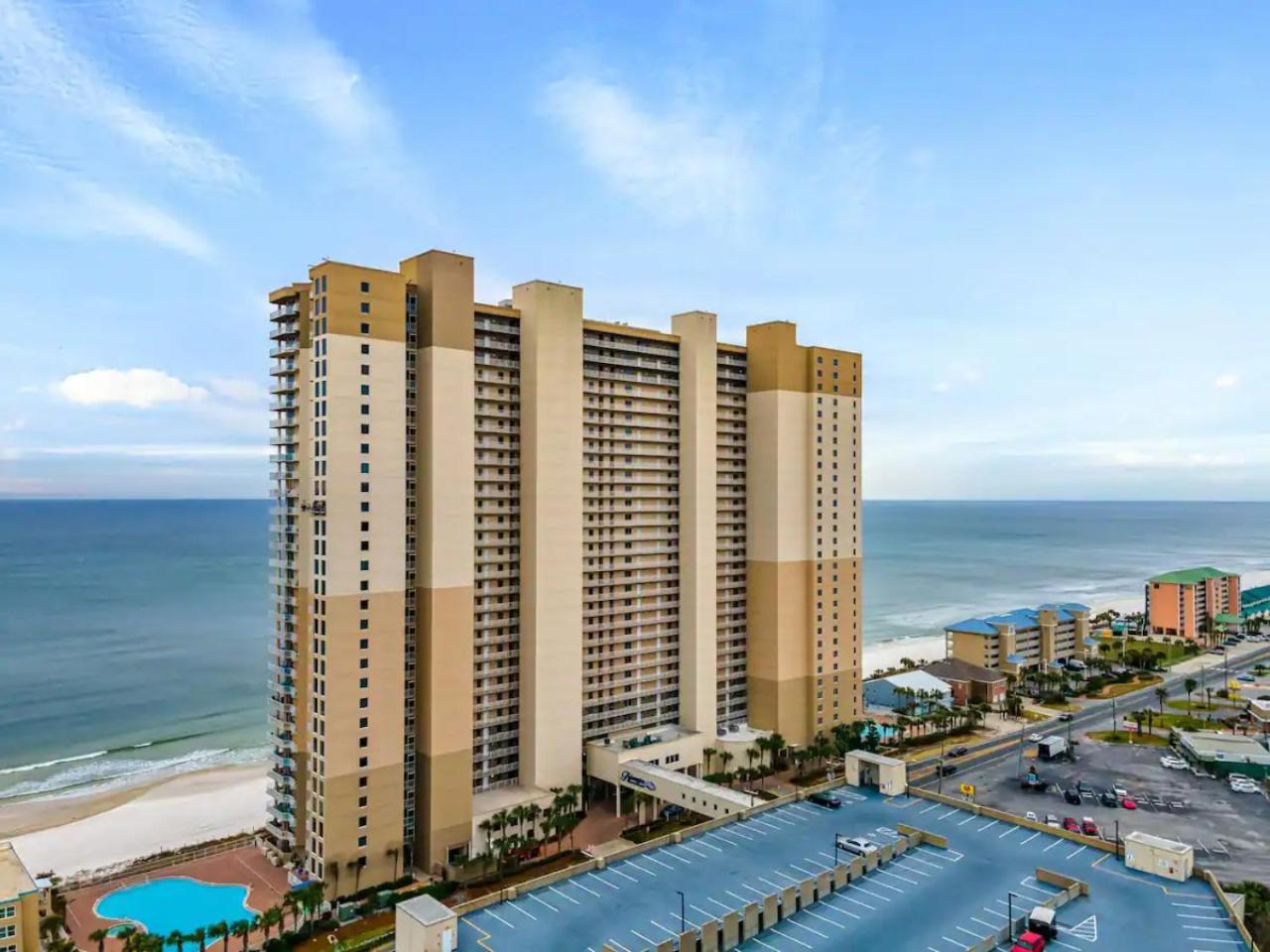 Stunning Beachfront Condo, Walk To Pier Park,pools Holiday home Panama City Beach