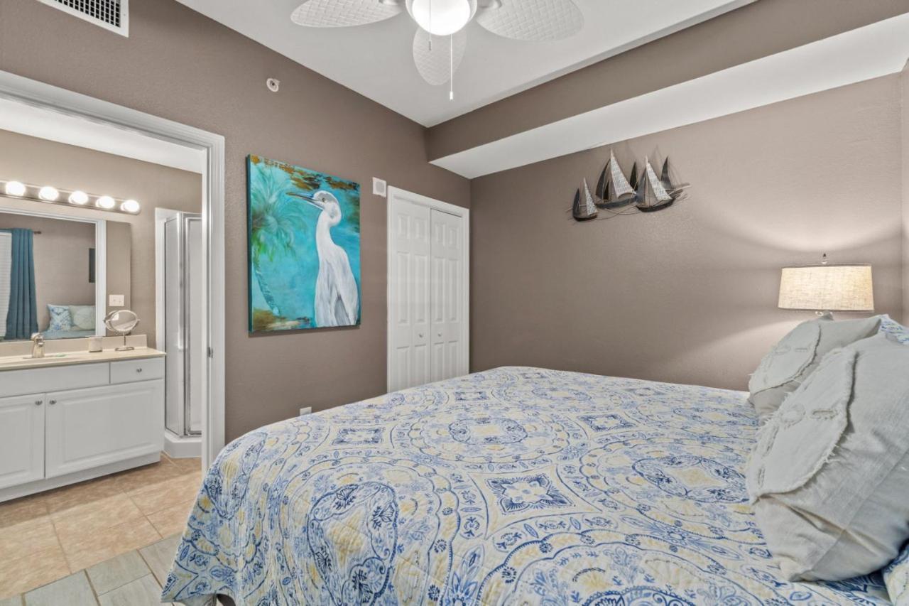 Holiday home Stunning Beachfront Condo, Walk To Pier Park,pools