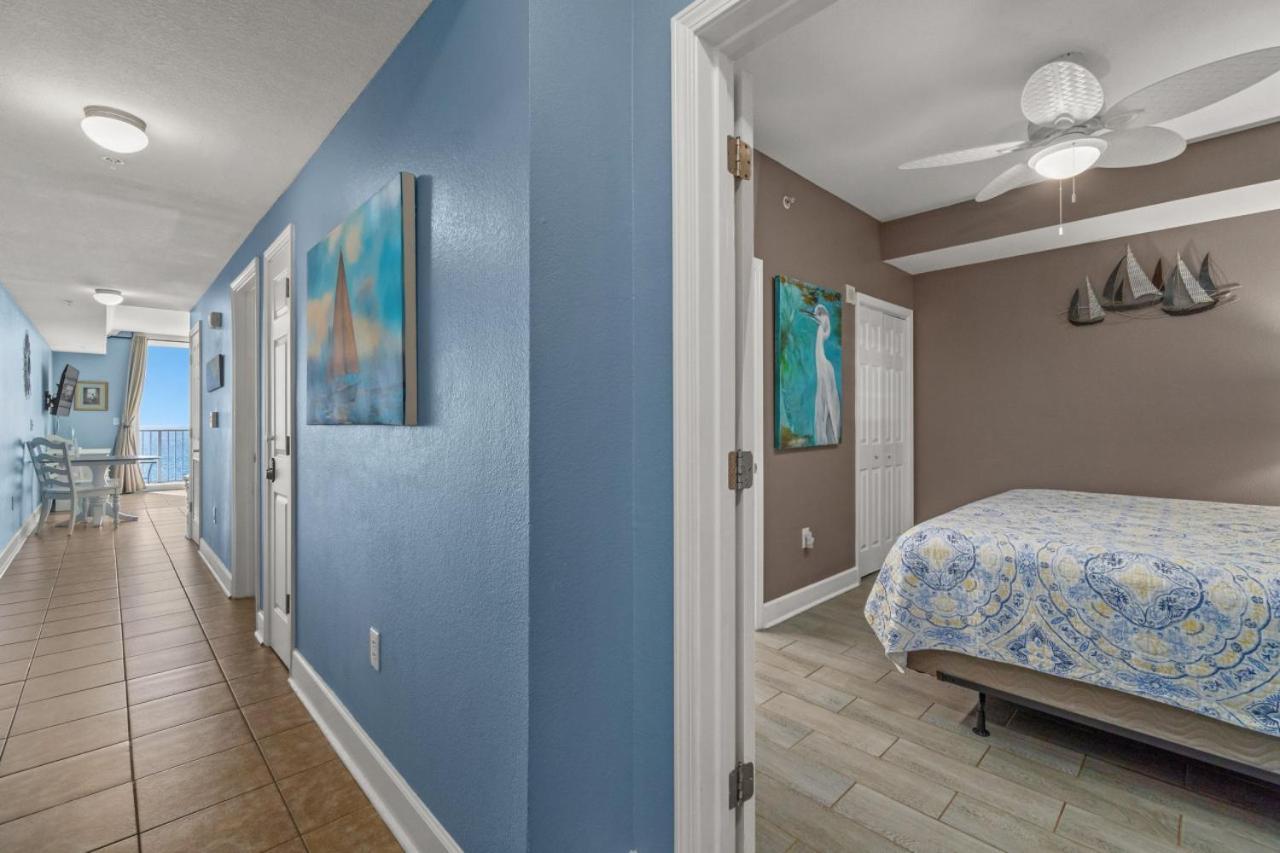 Stunning Beachfront Condo, Walk To Pier Park,pools Holiday home Panama City Beach