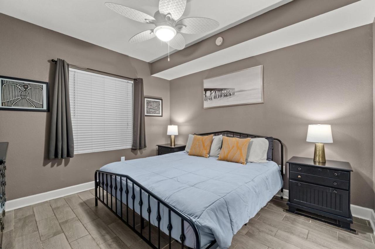Stunning Beachfront Condo, Walk To Pier Park,pools * Panama City Beach