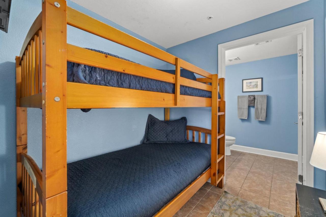 Stunning Beachfront Condo, Walk To Pier Park,pools Holiday home *
