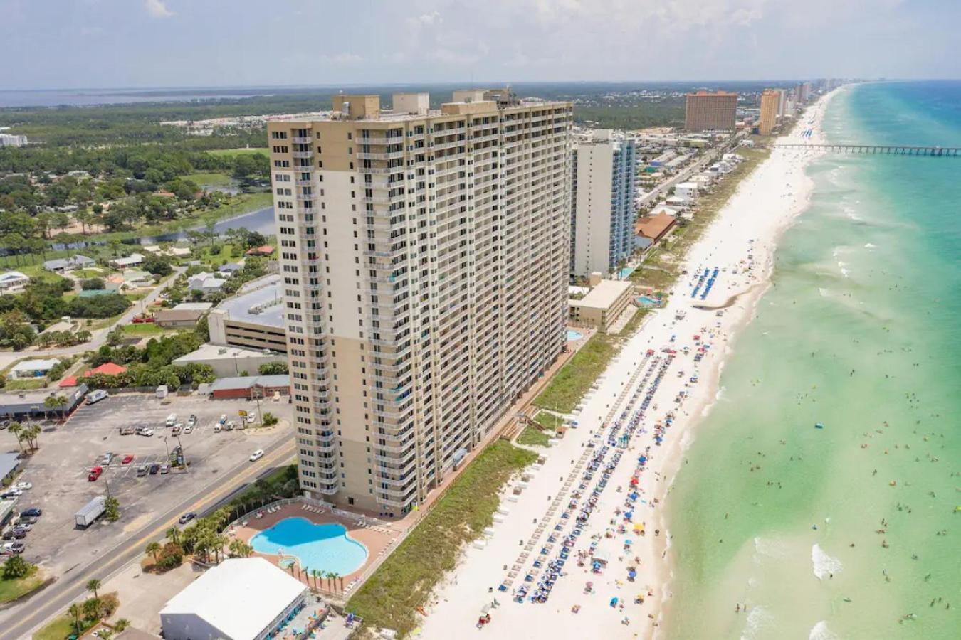 Holiday home Stunning Beachfront Condo, Walk To Pier Park,pools *