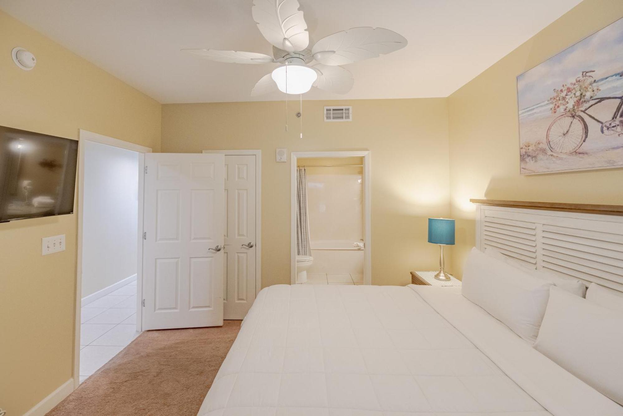 Splash 204e Apartment