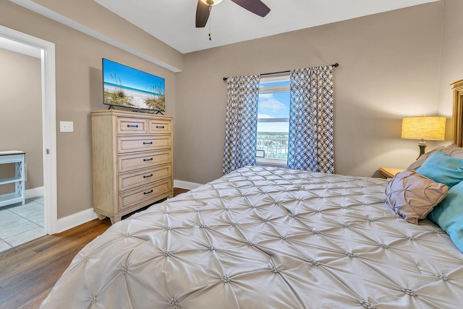 Laketown Wharf 903 Holiday home