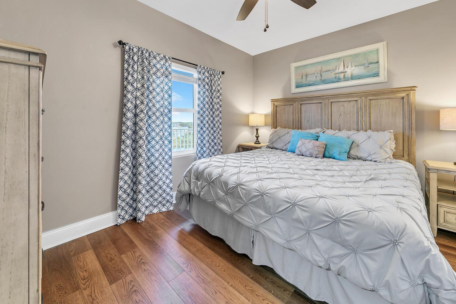 Laketown Wharf 903 Holiday home *