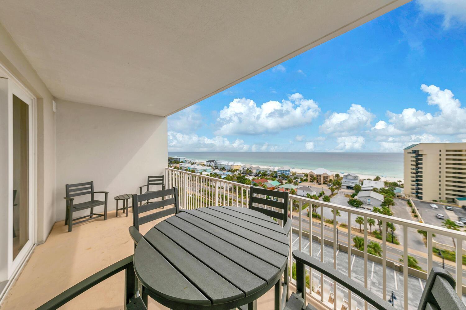 Laketown Wharf 903 *