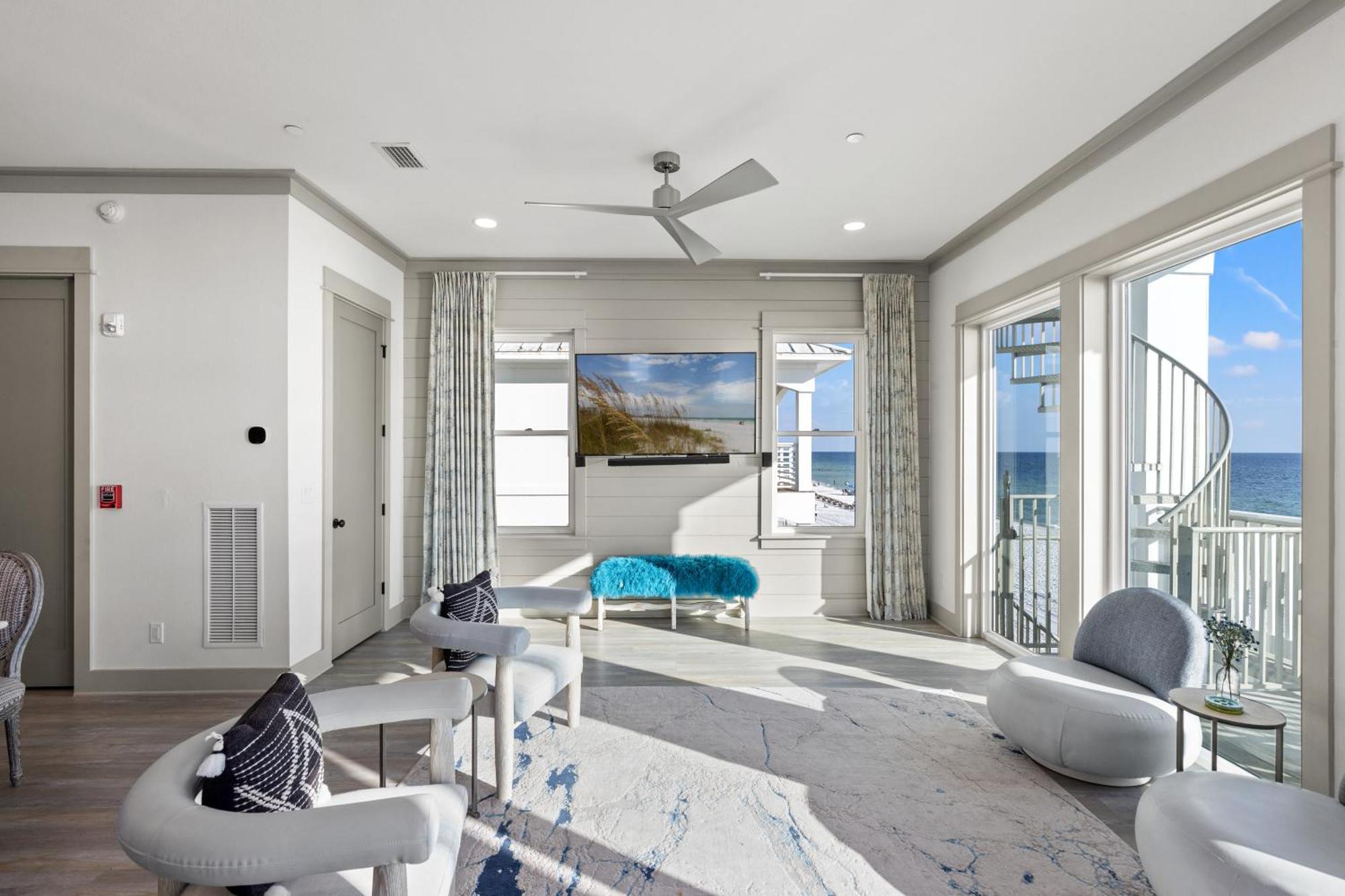 Pineapple Paradise! 6br 7ba Beachfront House! Private Pool! Grill! Sleeps 16! Panama City Beach
