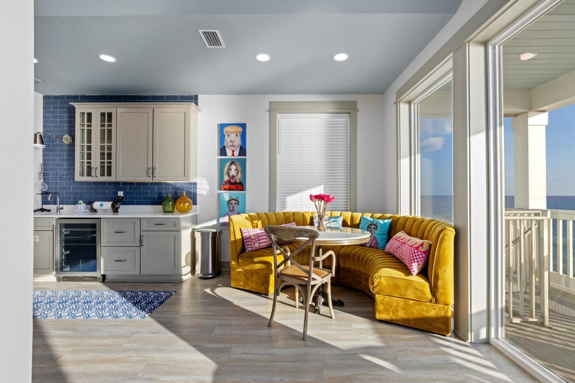 Pineapple Paradise! 6br 7ba Beachfront House! Private Pool! Grill! Sleeps 16!