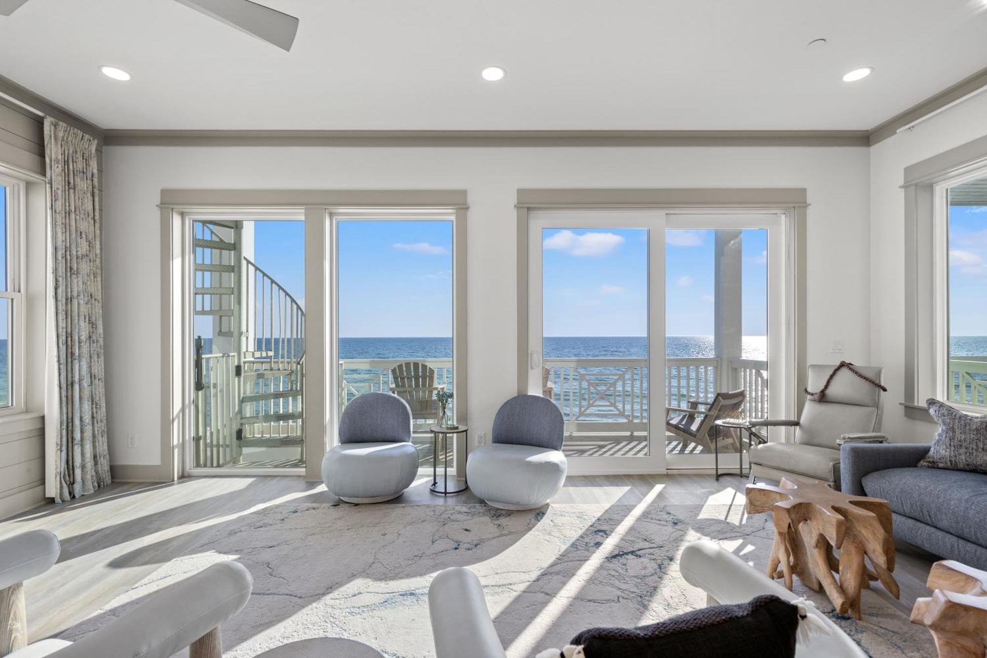 Pineapple Paradise! 6br 7ba Beachfront House! Private Pool! Grill! Sleeps 16! Holiday home Panama City Beach