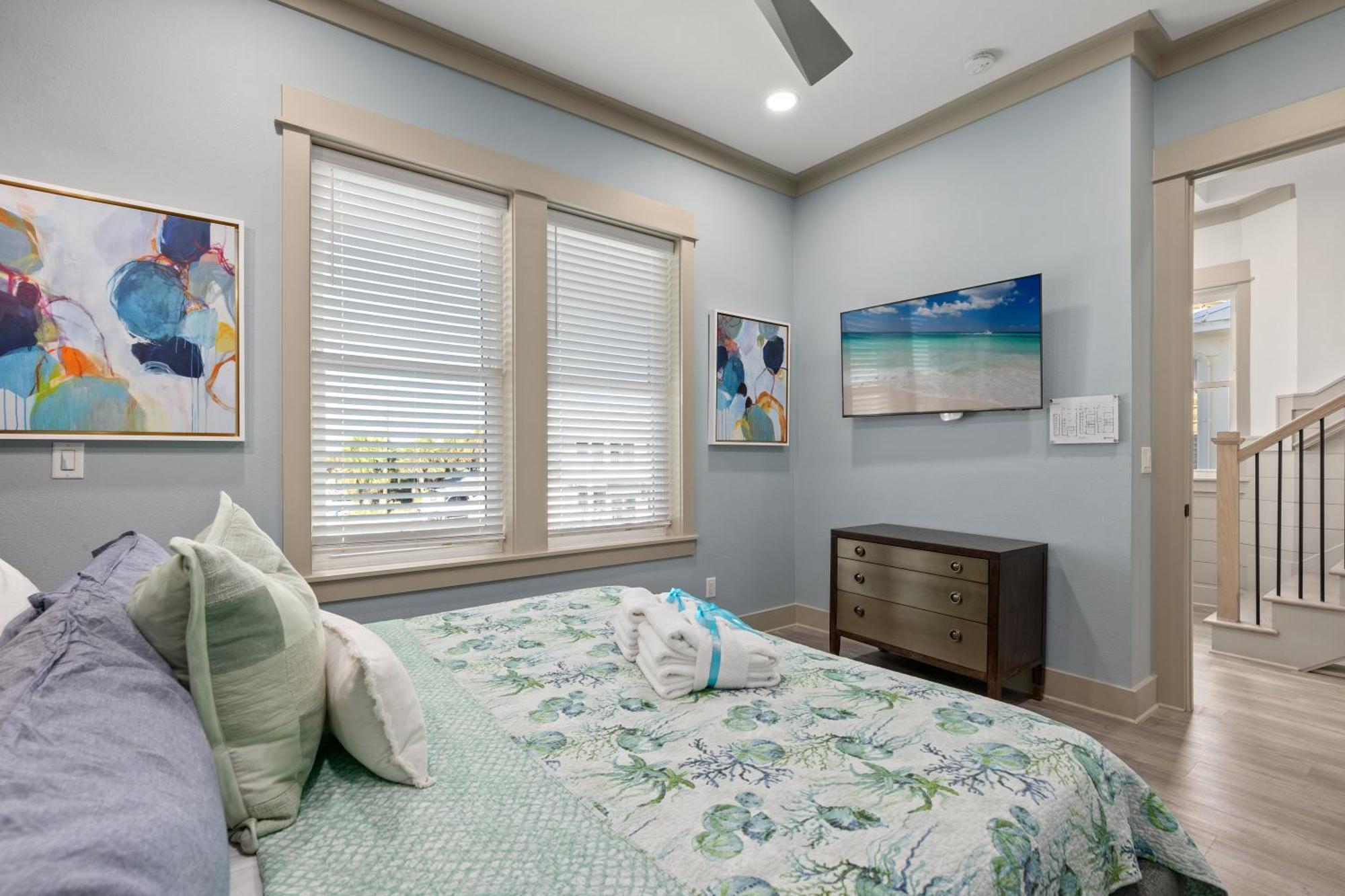 Holiday home Pineapple Paradise! 6br 7ba Beachfront House! Private Pool! Grill! Sleeps 16!