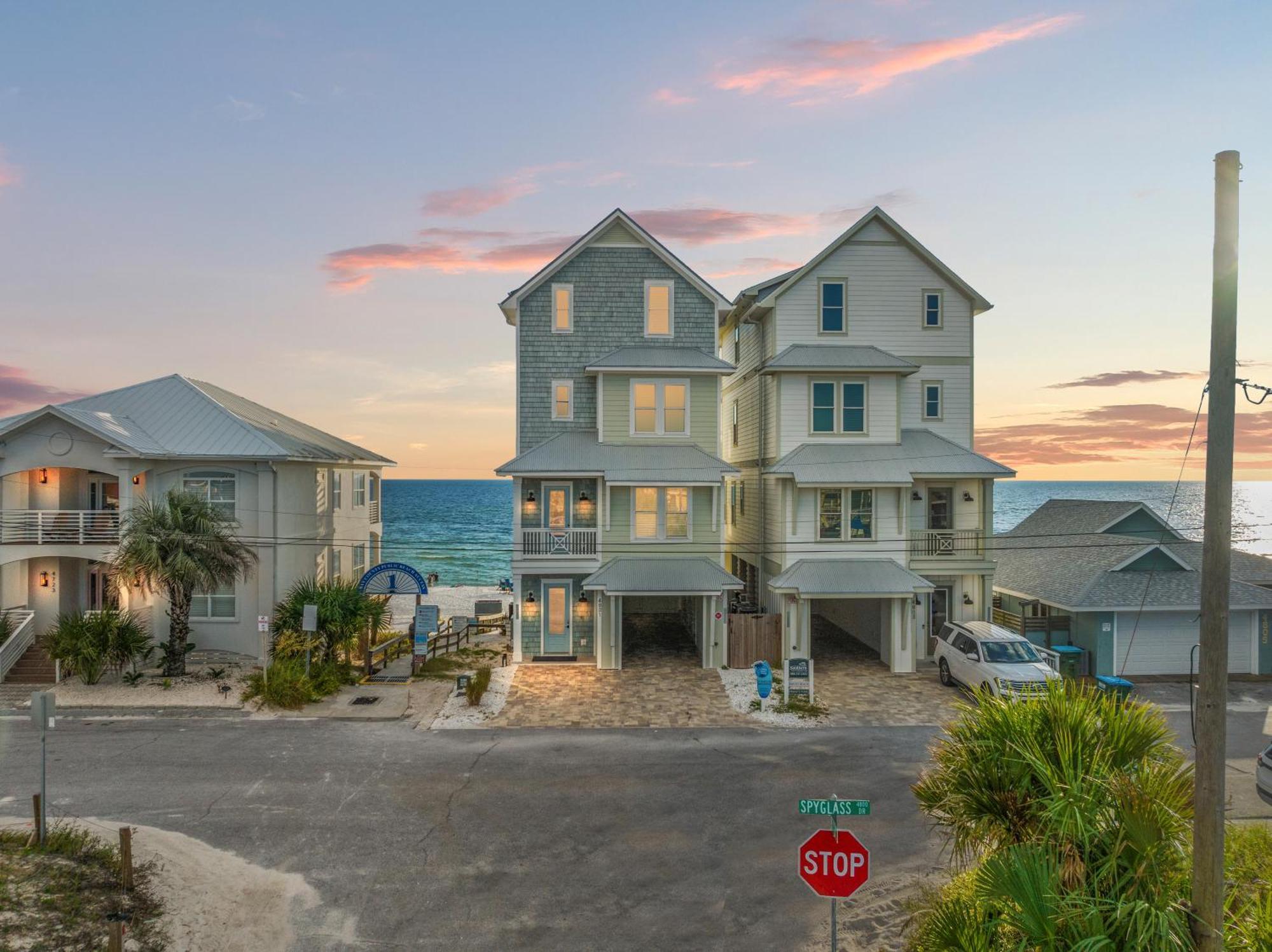 Pineapple Paradise! 6br 7ba Beachfront House! Private Pool! Grill! Sleeps 16! Holiday home *