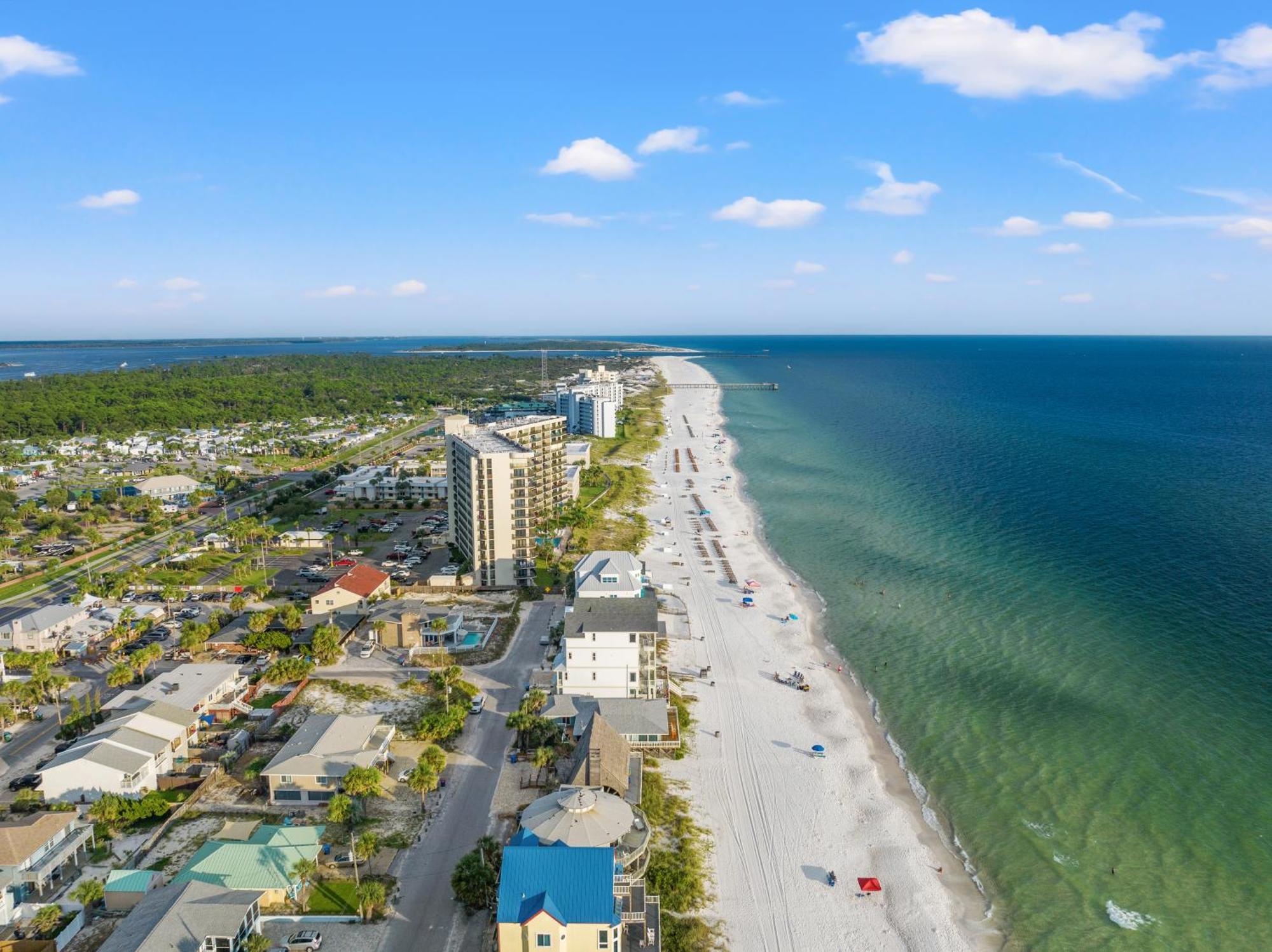 Pineapple Paradise! 6br 7ba Beachfront House! Private Pool! Grill! Sleeps 16! Panama City Beach